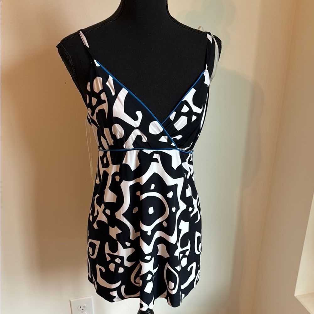 INC International Concepts Black and White Patterned Top